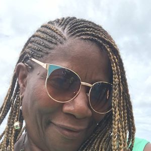 Meet your Posher, Juanita